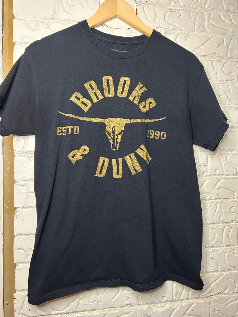 Brooks & Dunn - Classic Steer Head Logo Shirt - Size Medium